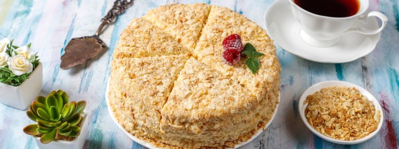 delicious-homemade-napoleon-cake-top-view_114579-11046-1 درمان پوکی استخوان با مصرف حلواشکری